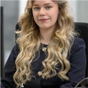 Profesora de inglés nativa que ofrece clases de conversación y enseñanza a adultos, preparación de inglés profesional para el trabajo o entrevistas, clases particulares de niños, ayuda con deberes, preparación de exámenes y preparación de certificaciones